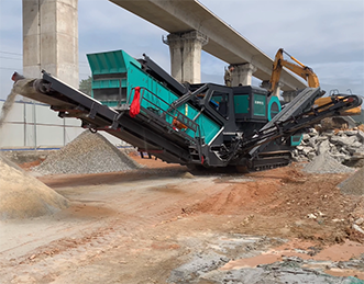 碎石機(jī)一開機(jī)，這幫打工人就要“搞破壞”了