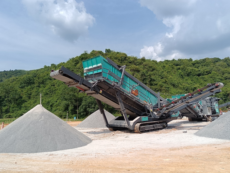 履帶移動篩分站